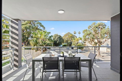Saltwater Escape - Contemporary Seaside Stunner - Yarra Valley Accommodation 3