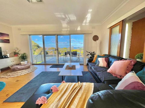 Saltwater Haven - Pets Welcome. Wifi. Amazing View - Yarra Valley Accommodation 1
