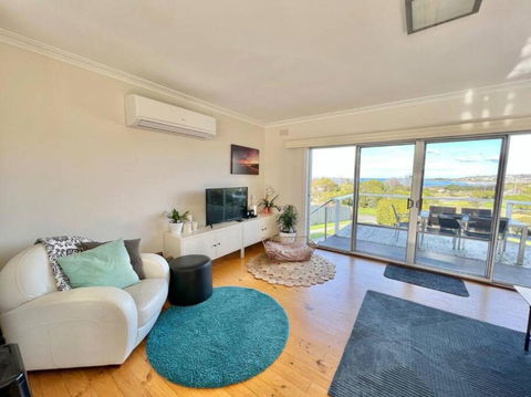 Saltwater Haven - Pets Welcome. Wifi. Amazing View - Yarra Valley Accommodation 2