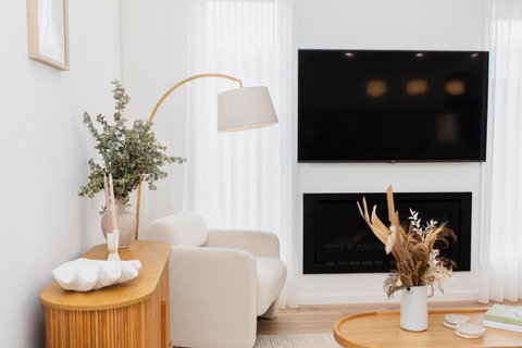 Saltwater Lux, 4 Bdrm, 3 Bath, Golf, Weddings, Beaches, Adventure Park - Yarra Valley Accommodation 1