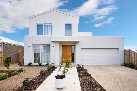 Saltwater Lux, 4 Bdrm, 3 Bath, Golf, Weddings, Beaches, Adventure Park - Yarra Valley Accommodation 2