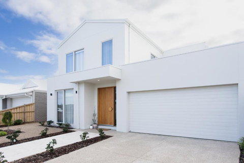 Saltwater Lux, 4 Bdrm, 3 Bath, Golf, Weddings, Beaches, Adventure Park - Yarra Valley Accommodation 0