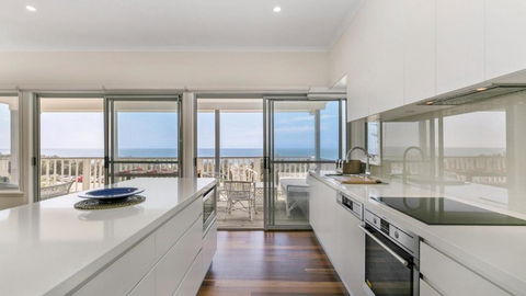 Salty Air Beachside Cottage At Killcare - Yarra Valley Accommodation 3