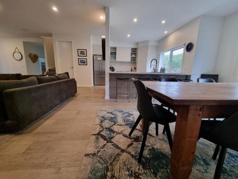 Sand Dunes - Yarra Valley Accommodation 3