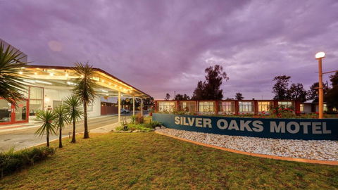 Silver Oaks Motel - Yarra Valley Accommodation 0