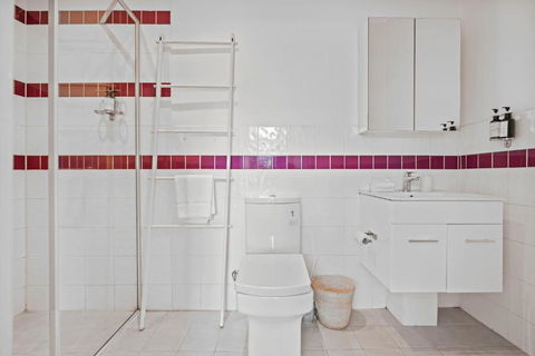 Simple Comfort - One Bedder In South Yarra - Yarra Valley Accommodation 2
