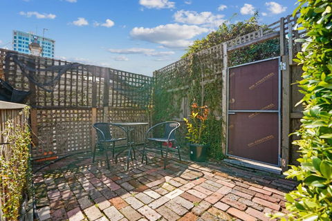 Simple Comfort - One Bedder In South Yarra - Yarra Valley Accommodation 3