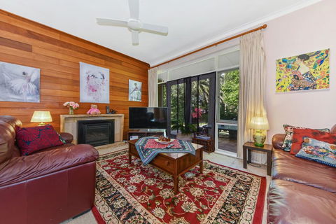 BEAUTIFUL HOLIDAY HOME CLOSE TO KU-RING-GAI CHASE NNT328 - Yarra Valley Accommodation 1