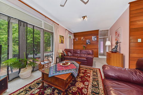 BEAUTIFUL HOLIDAY HOME CLOSE TO KU-RING-GAI CHASE NNT328 - Yarra Valley Accommodation 0