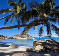 Bedarra Beach House - Yarra Valley Accommodation