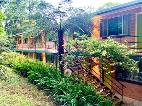 WARBURTON MOTEL - Where Mid-century Style Meets The Mountains - Yarra Valley Accommodation 3