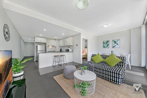 WARRICK FRAM 3 BEDS APT FREE PARKING WALK TO WESTFIELD CLOSE TO HOSPITAL NWF003 - Yarra Valley Accommodation 0