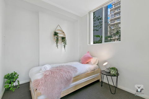 WARRICK FRAM 3 BEDS APT FREE PARKING WALK TO WESTFIELD CLOSE TO HOSPITAL NWF003 - Yarra Valley Accommodation 1