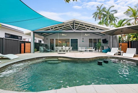 A Sumptuous Poolside Family Oasis At Gardens Villa - Yarra Valley Accommodation 0