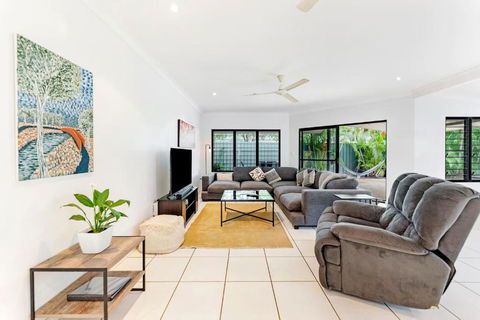 Ah Mat Bungalow - Tropical Darwin Stay With Pool - Yarra Valley Accommodation 2
