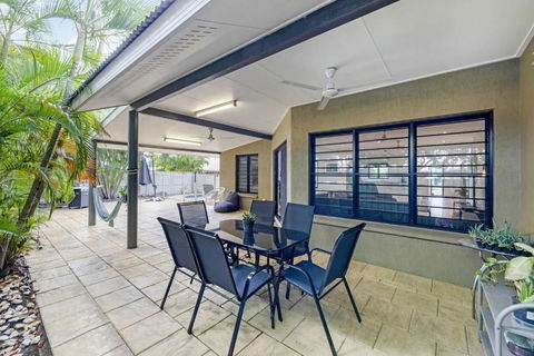 Ah Mat Bungalow - Tropical Darwin Stay With Pool - Yarra Valley Accommodation 3