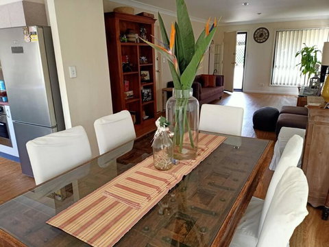 Tingalpa Townhouse Treat - Yarra Valley Accommodation 3