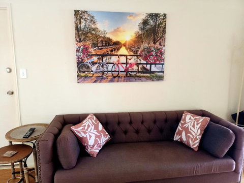 Tingalpa Townhouse Treat - Yarra Valley Accommodation 2