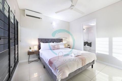 Zen On Stuart: 3-BR Penthouse Pad + Pool + BBQ - Yarra Valley Accommodation 1