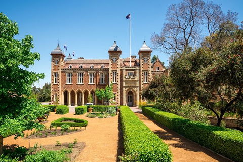 Perth Scavenger Hunt: Perched On A Swan - Yarra Valley Accommodation 0