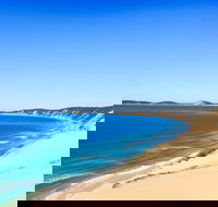 Kayak with Dolphins and 4WD Great Beach Drive Day Trip from Noosa - Yarra Valley Accommodation