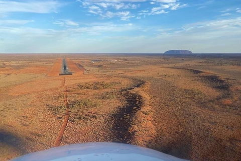 Scenic Flight: Uluru Rock Blast - Yarra Valley Accommodation 4