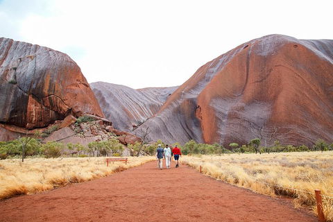 2-Day Uluru (Ayers Rock) And Kata Tjuta Trip From Alice Springs - Yarra Valley Accommodation 1