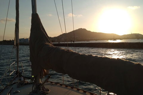 Townsville Small Group Sunset Sail Sailing Cruise Boat Tour Charter Hire - Yarra Valley Accommodation 2