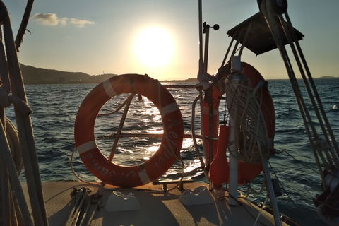 Townsville Small Group Early Morning Sailing Cruise Boat Tour Charter Hire - Yarra Valley Accommodation 0