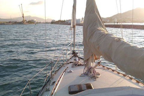 Townsville Small Group Early Morning Sailing Cruise Boat Tour Charter Hire - Yarra Valley Accommodation 1