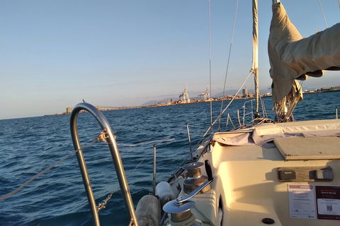 Townsville Small Group Early Morning Sailing Cruise Boat Tour Charter Hire - Yarra Valley Accommodation 2