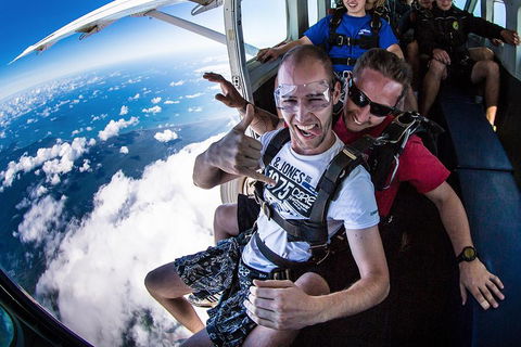 Reef And Rainforest Tandem Sky Dive In Cairns - Yarra Valley Accommodation 2