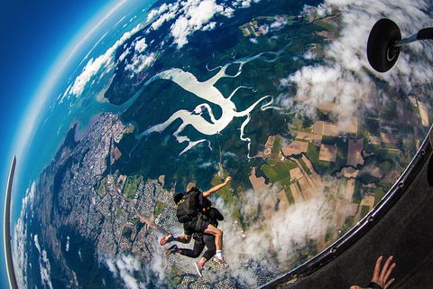 Reef And Rainforest Tandem Sky Dive In Cairns - Yarra Valley Accommodation 5