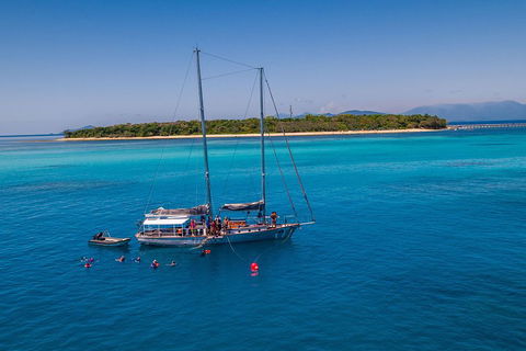 Ocean Free Green Island & Great Barrier Reef Snorkel Cruise, Cairns 25 Guests - Yarra Valley Accommodation 0