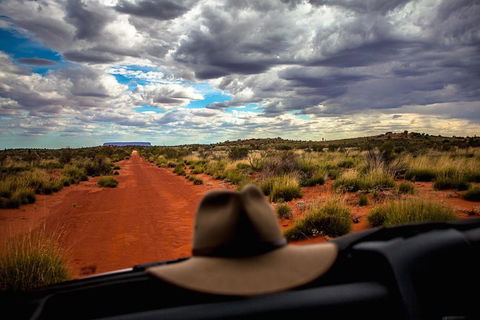 Mount Conner 4WD Small Group Tour From Ayers Rock Including Dinner - Yarra Valley Accommodation 4